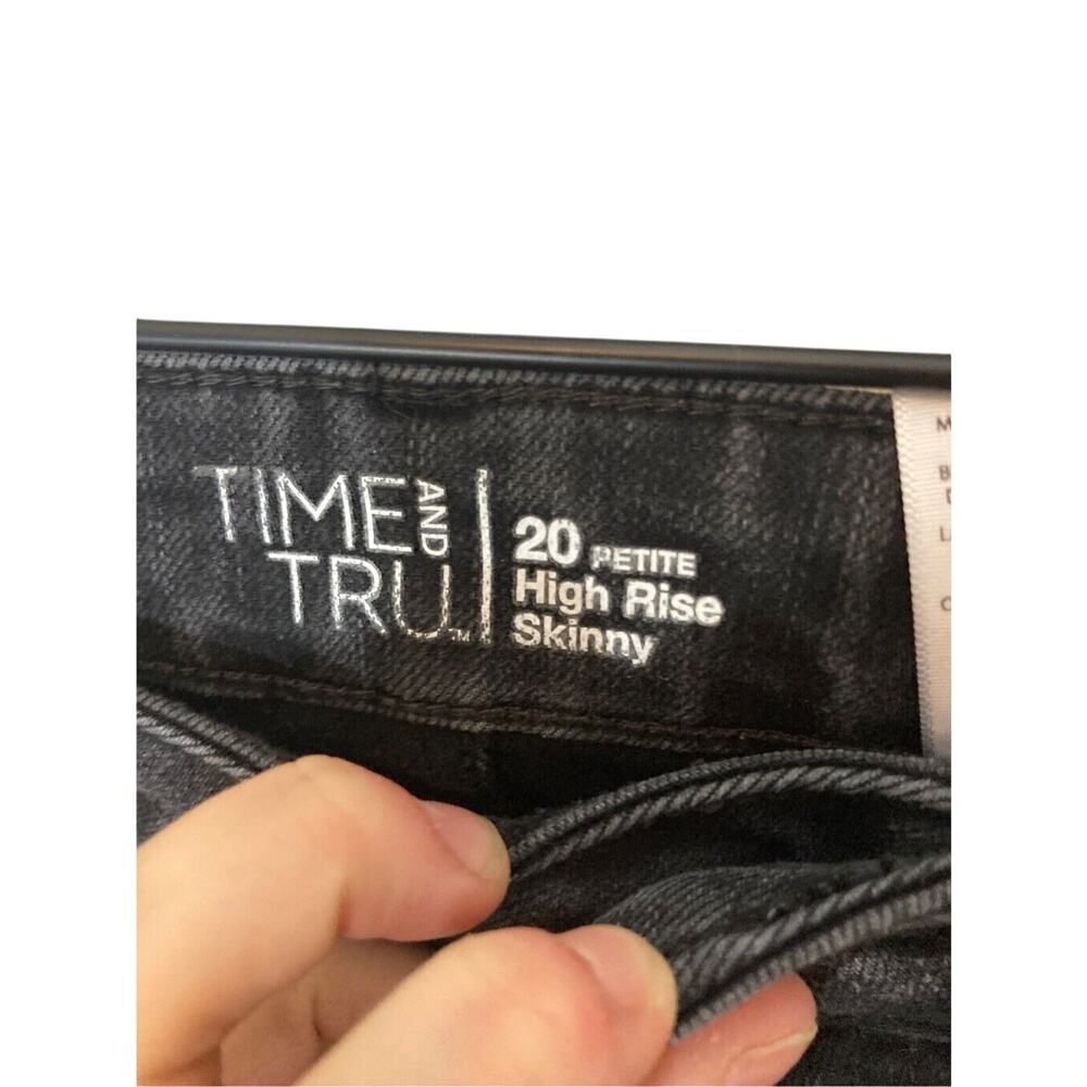 Time & Tru Women's Plus Size High Rise Black Skinny Jeans - Picture 4 of 5